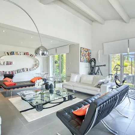 Villa St Tropez House 8 Pax *