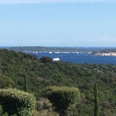 Villa St Tropez House 8 Pax