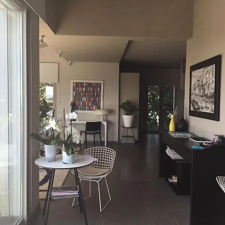 Villa St Tropez House 8 Pax *